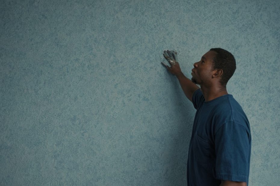 Practical visual for Wall washing is safer than grazing for most grey-blue wallpaper installations
